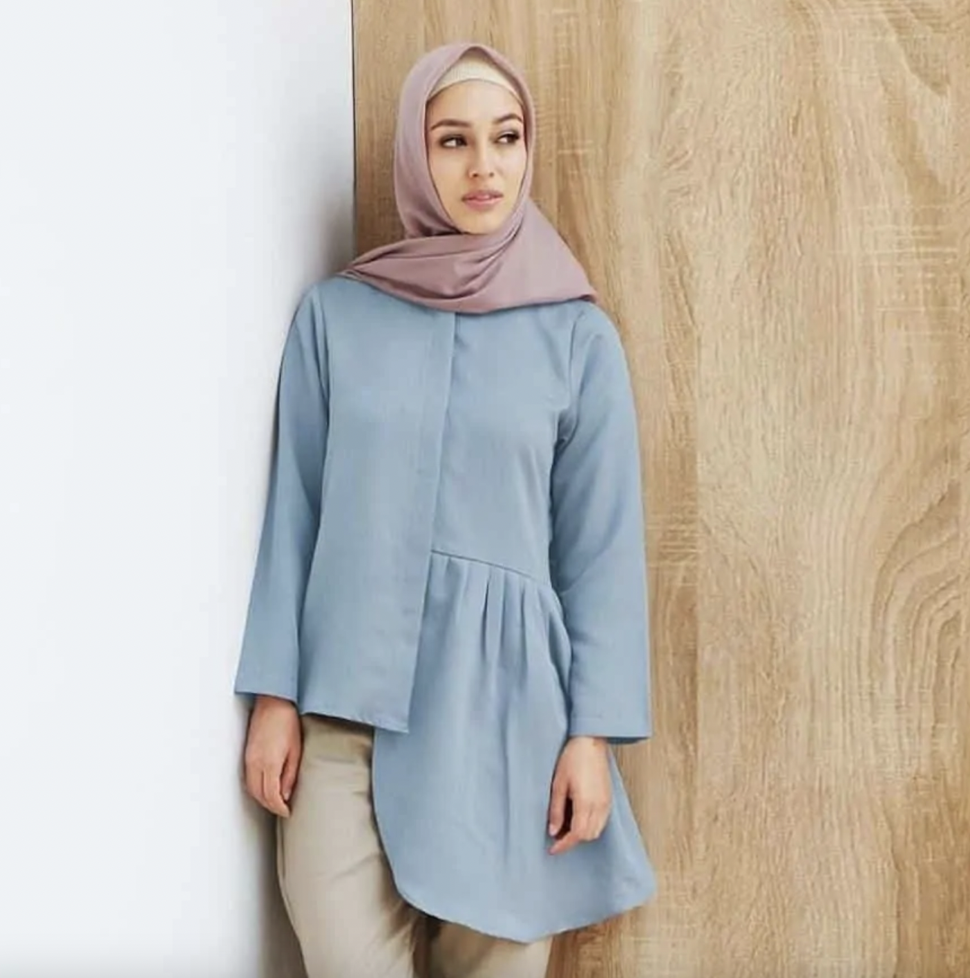 baju biru langit cocok dengan jilbab warna apa